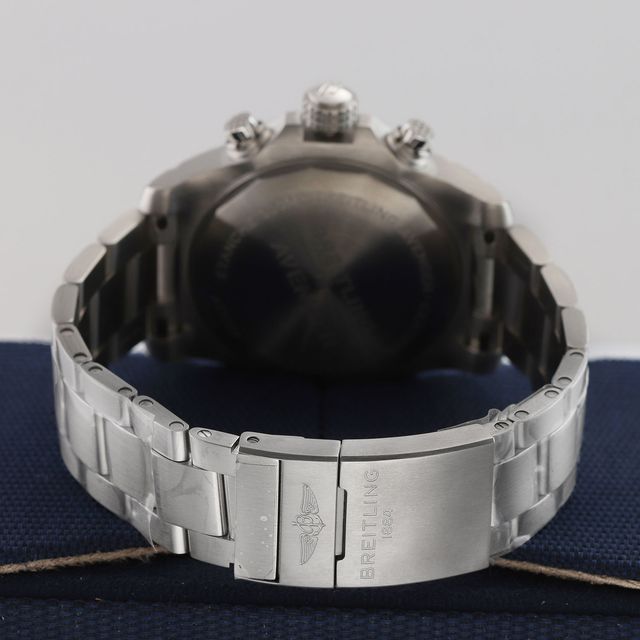 Breitling Avenger Chronograph 45 A13317 Image 4